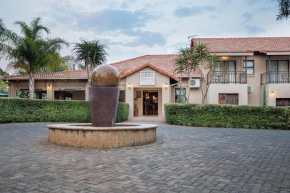  Three Oaks and an Aloe Boutique Hotel  Hartbeespoort